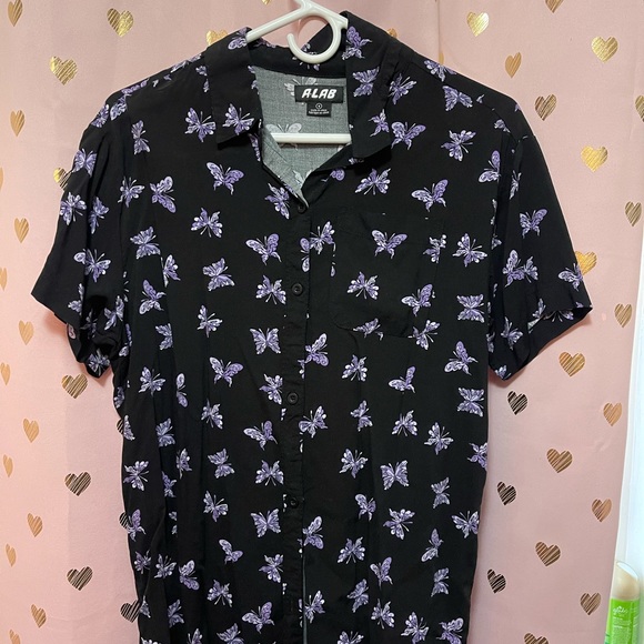 Zumiez Tops - black with purple butterflies button up shirt🌕
